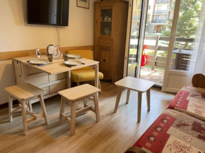 Location Risoul 1850 : Appartement 5 couchages, Proximité Commerces et Téléski, Balcon Sud - FR-1-330-566